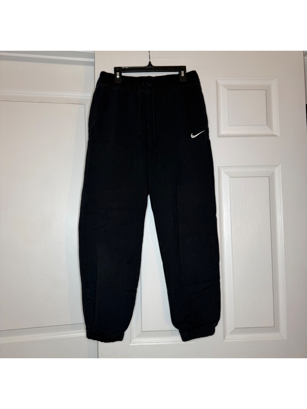 Nike Sportswear Essential Black Jogger Sweatpants DM6419 Womens S